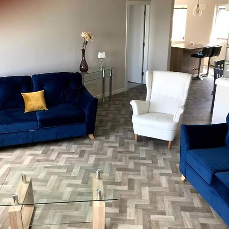 Stylish 3 Bed Apartment With Lough Atalia Views Galway Eksteriør bilde