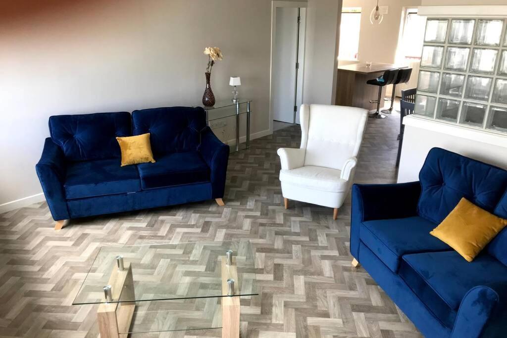 Stylish 3 Bed Apartment With Lough Atalia Views Galway Eksteriør bilde