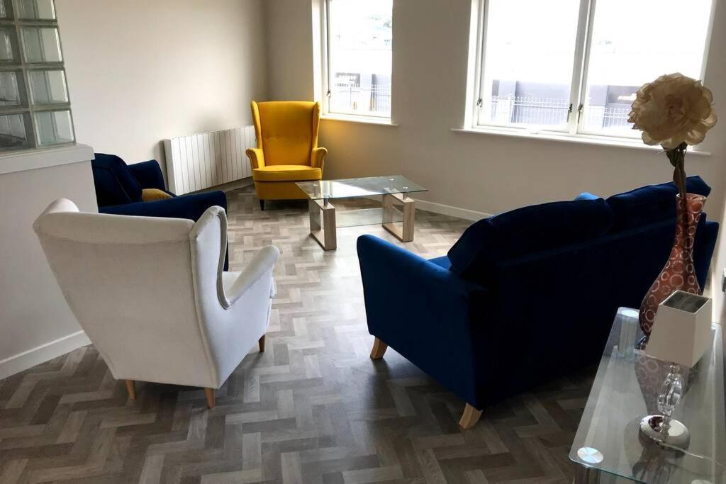 Stylish 3 Bed Apartment With Lough Atalia Views Galway Eksteriør bilde